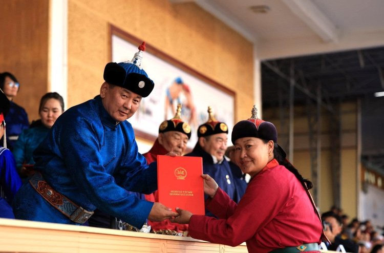 Дэлгэрэх сумаас “Улсын гарамгай харваач” цолтон төрлөө.