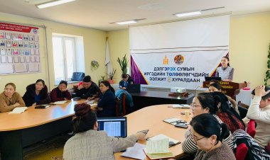 ТӨРИЙН АЛБАН ХААГЧИД ДОТООДЫН СУРГАЛТУУДЫГ ЗОХИОН БАЙГУУЛЖ БАЙНА.